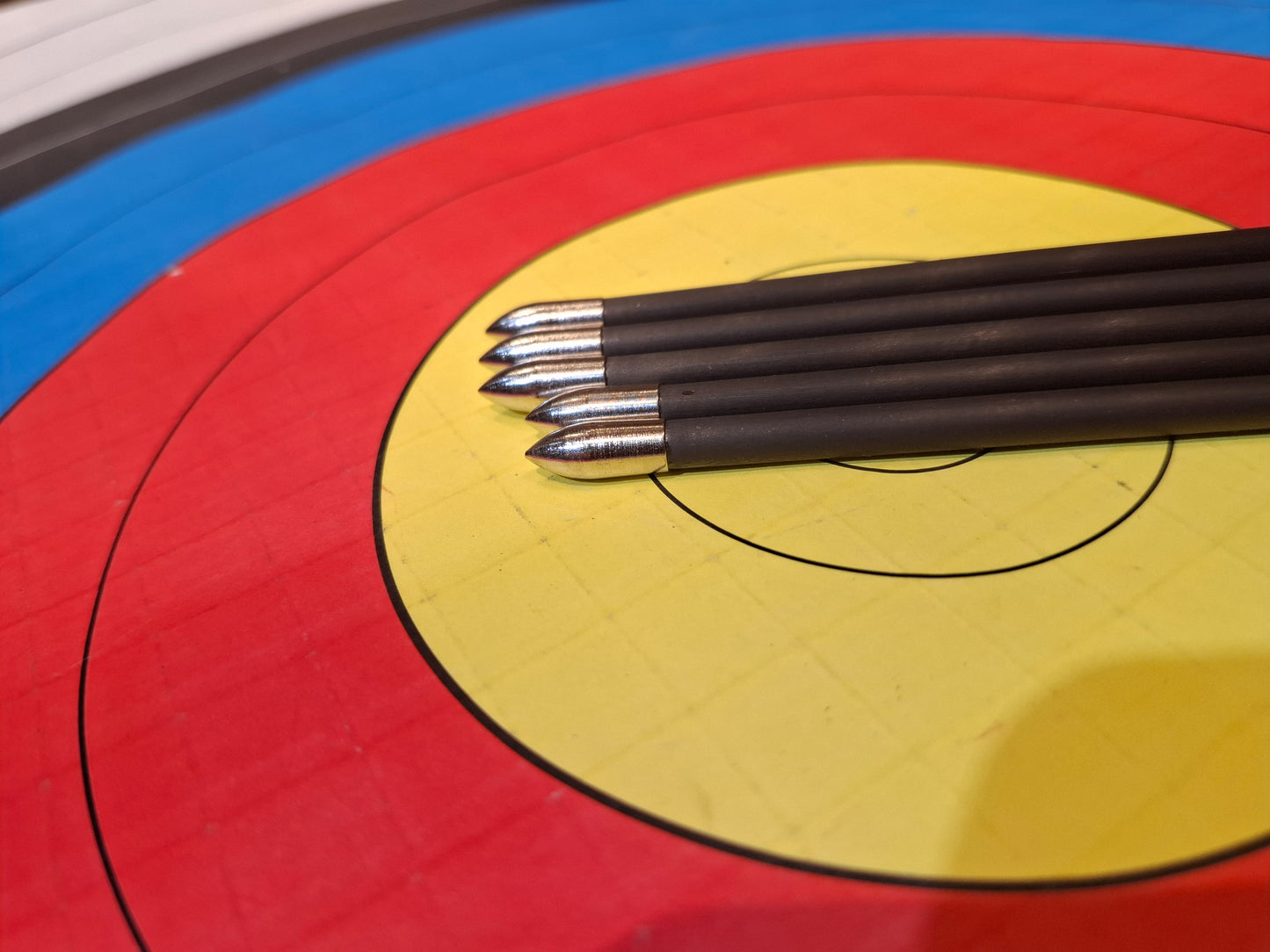 ARROWS CARBON NOVICE ID4.2 900 FEATHER أسهم نوفس ريش