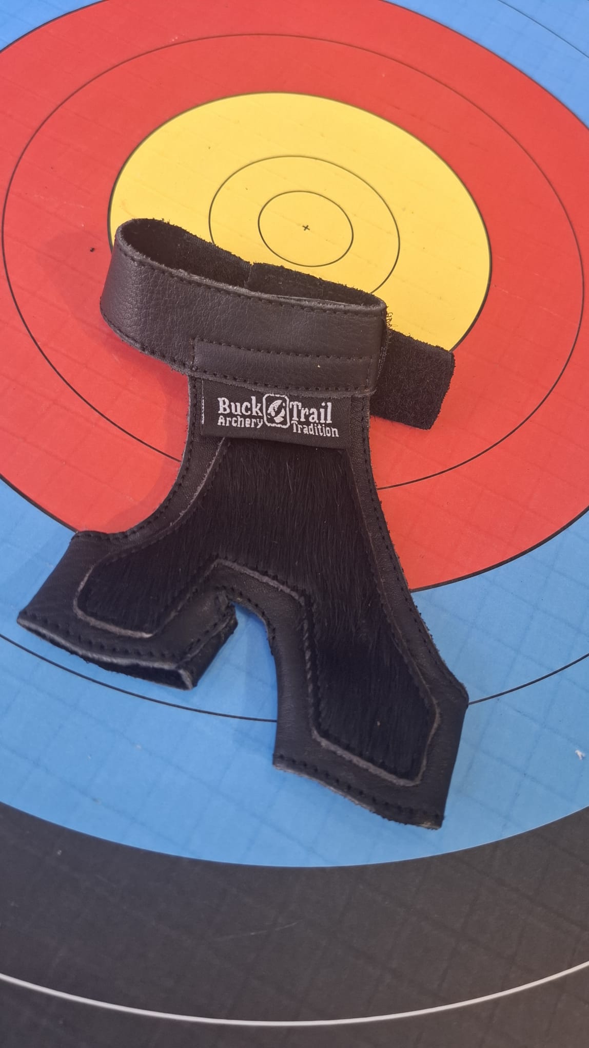 BOW HAND PROTECTION CALF HAIR حامي اليد القابضة للقوس