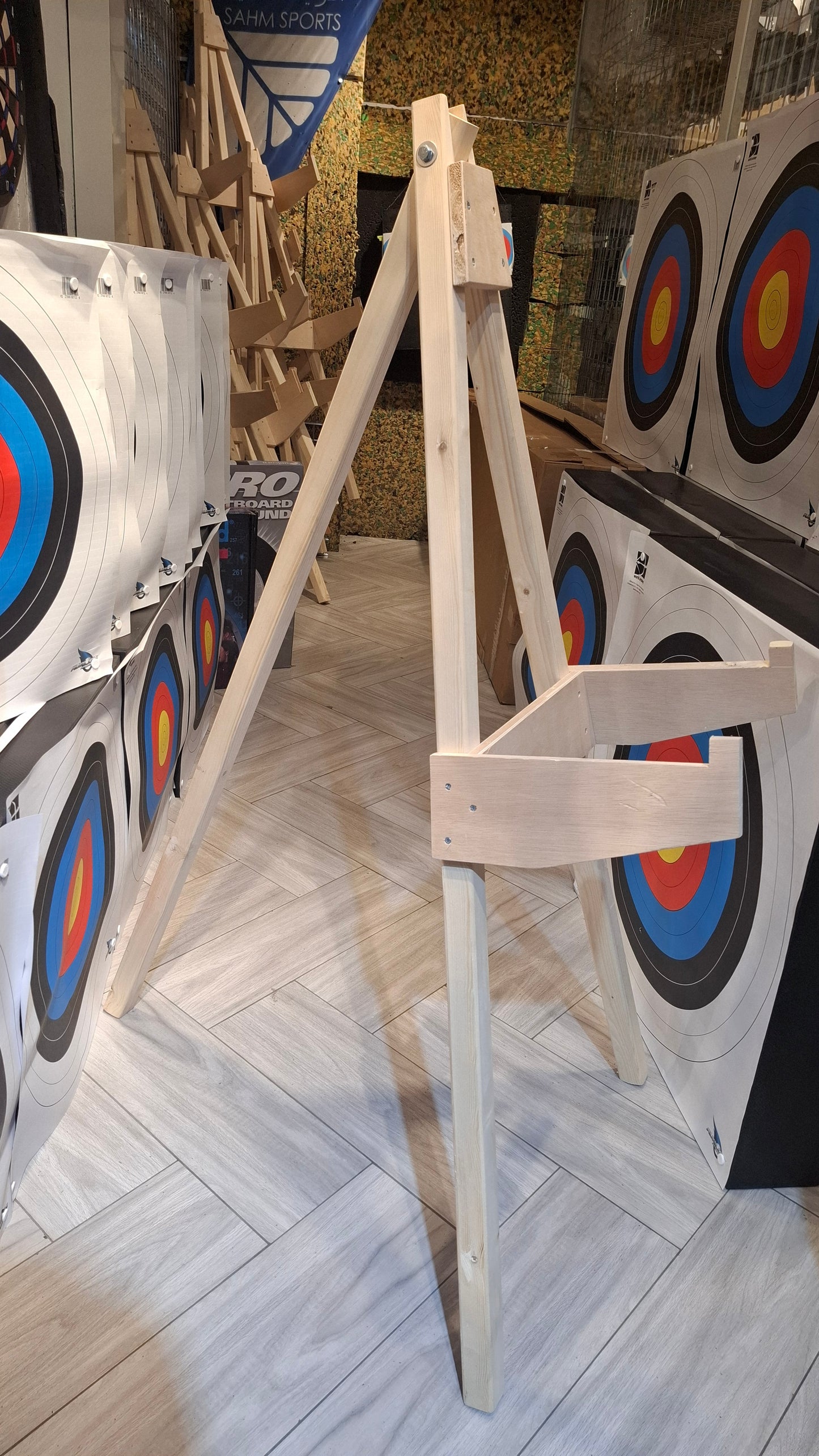 Wooden target stand قاعدة هدف خشبية