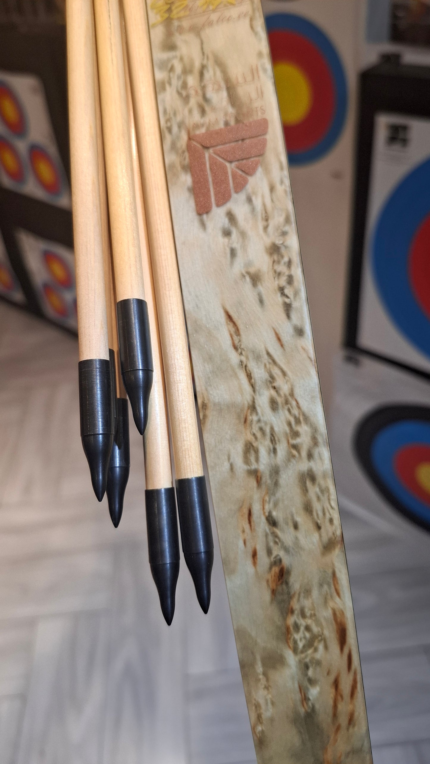Falco Myth Longbow package Curly Birch