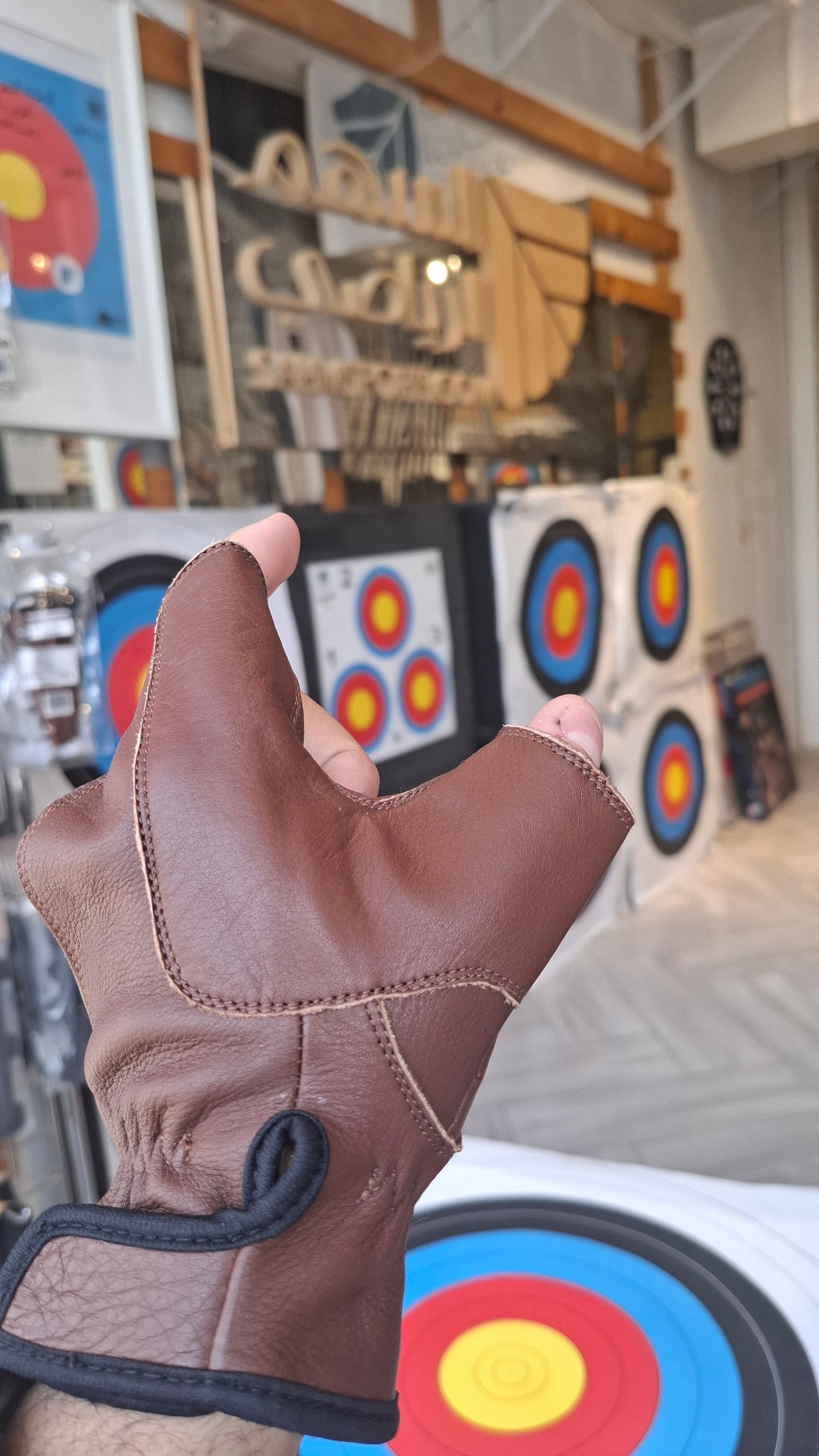 BOW HAND PROTECTION FULL LEATHER BOW BROWN   حامي اليد القابضة للقوس