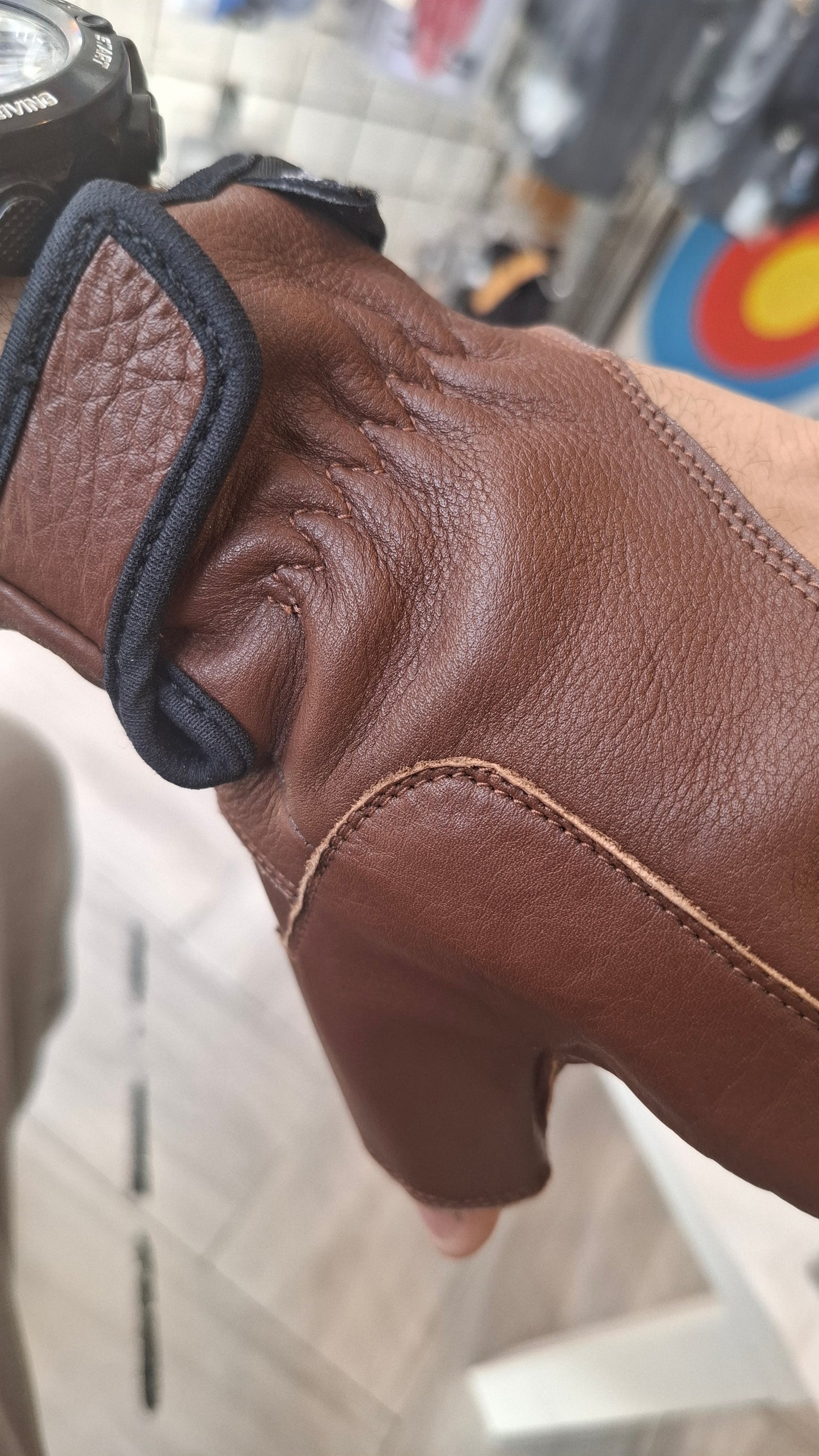 BOW HAND PROTECTION FULL LEATHER BOW BROWN   حامي اليد القابضة للقوس