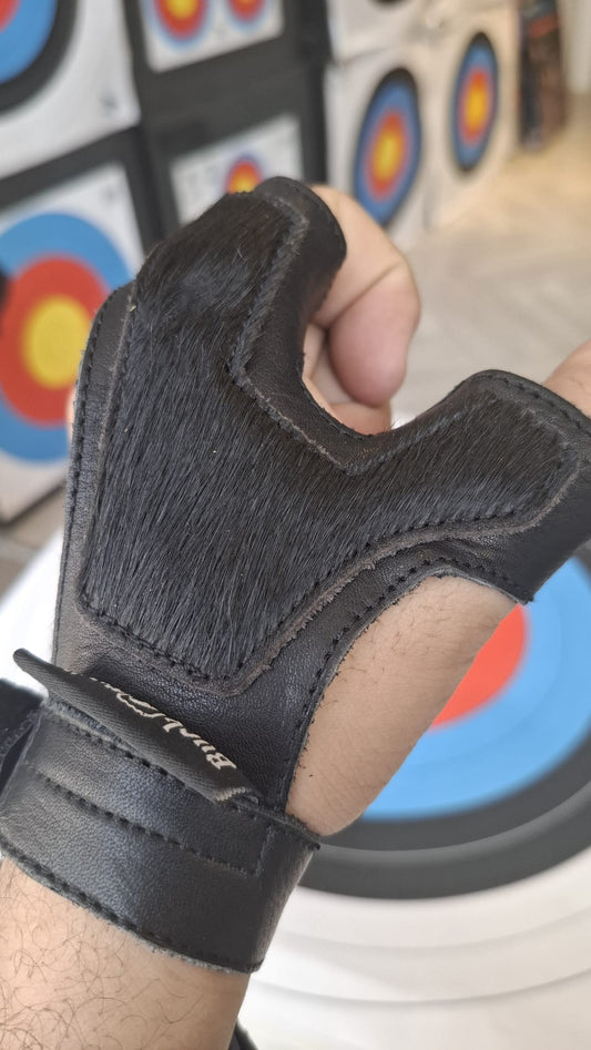 BOW HAND PROTECTION CALF HAIR  حامي اليد القابضة للقوس